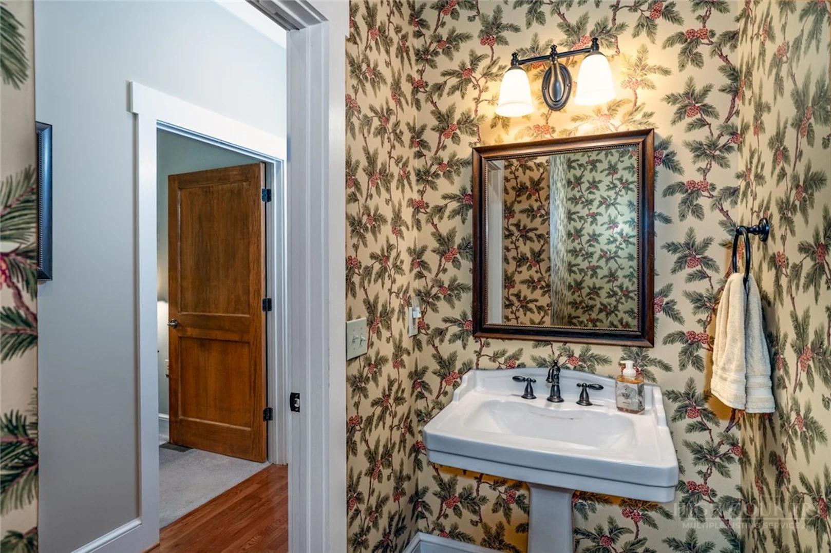 Image number 12 for the current listing