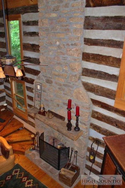 Image number 15 for the current listing