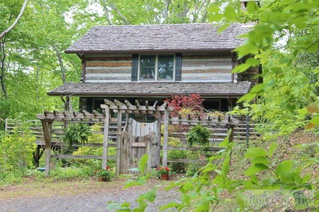 Image number 2 for the current listing