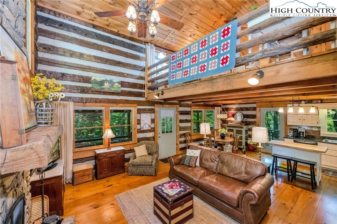 Image number 20 for the current listing