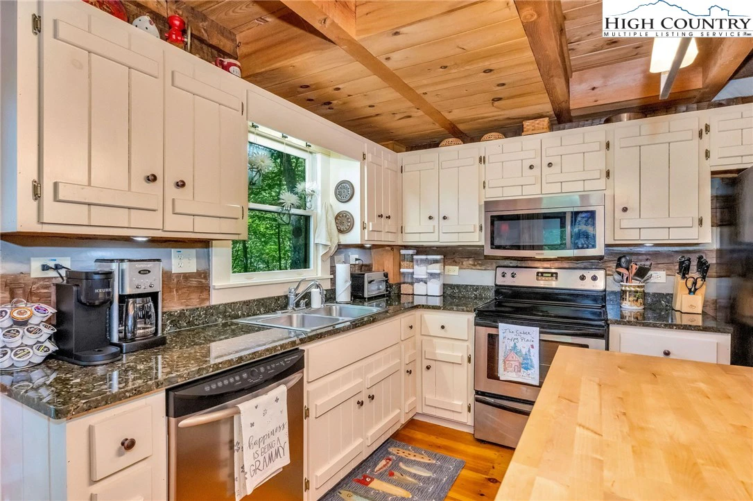 Image number 3 for the current listing