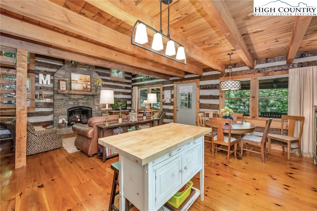 Image number 5 for the current listing