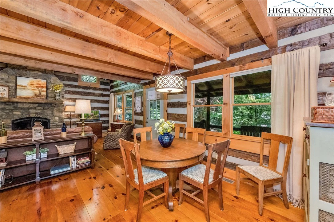 Image number 7 for the current listing