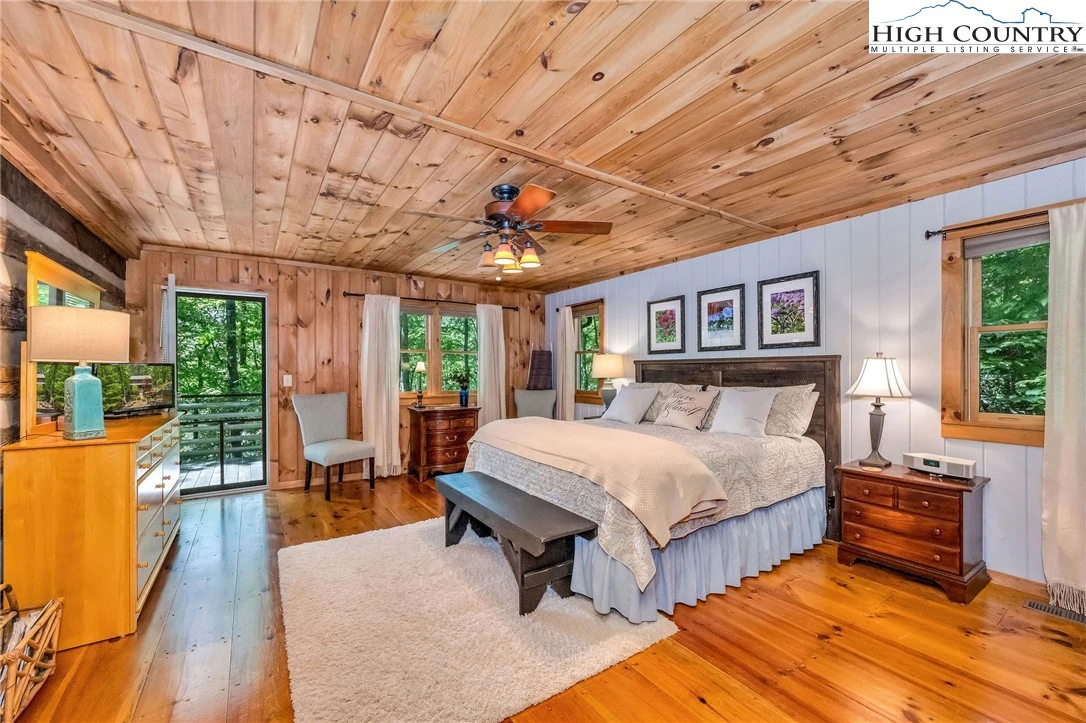 Image number 8 for the current listing