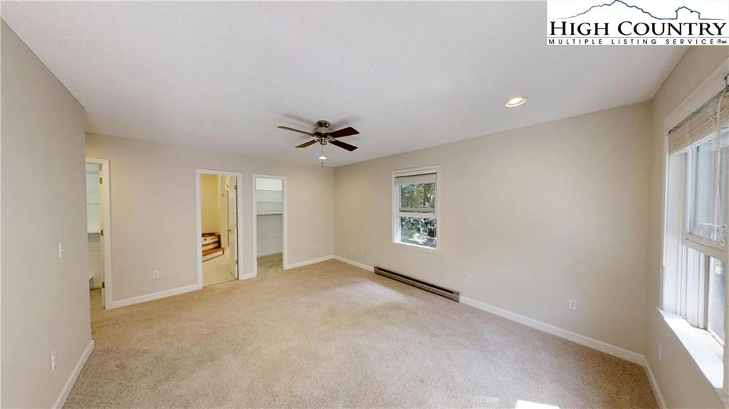 Image number 3 for the current listing