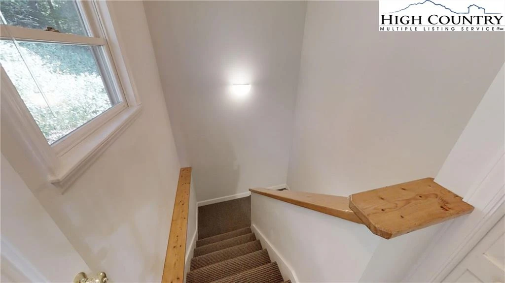 Image number 12 for the current listing