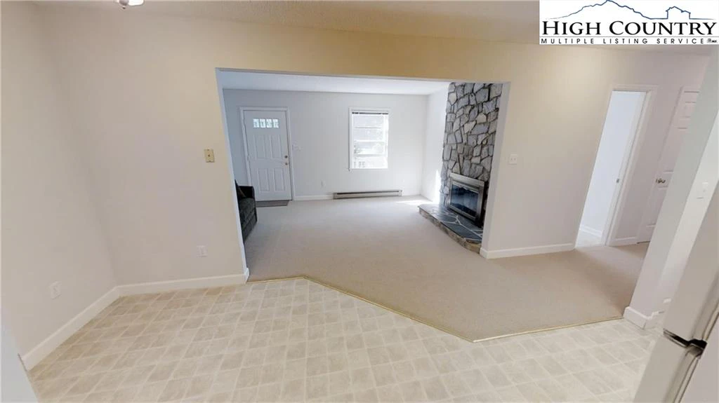 Image number 13 for the current listing