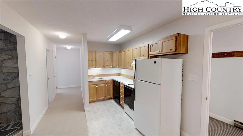 Image number 15 for the current listing