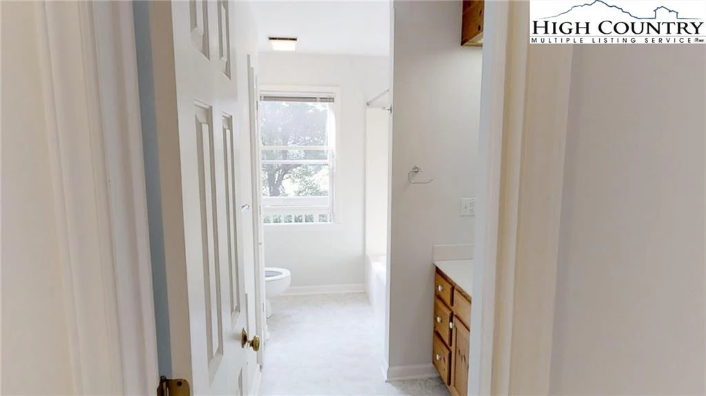 Image number 16 for the current listing