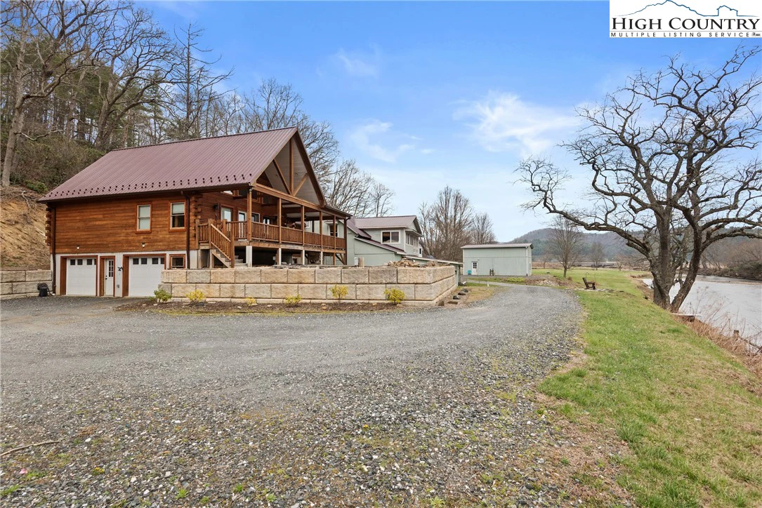 Image number 14 for the current listing