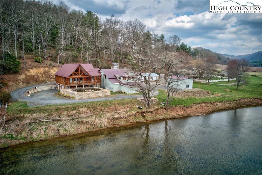 Image number 19 for the current listing