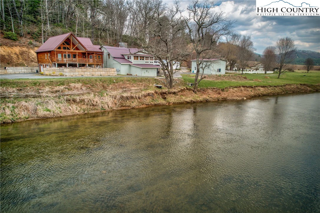 Image number 1 for the current listing