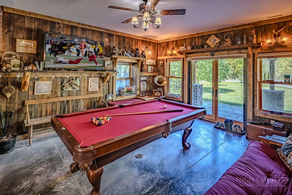 Image number 11 for the current listing