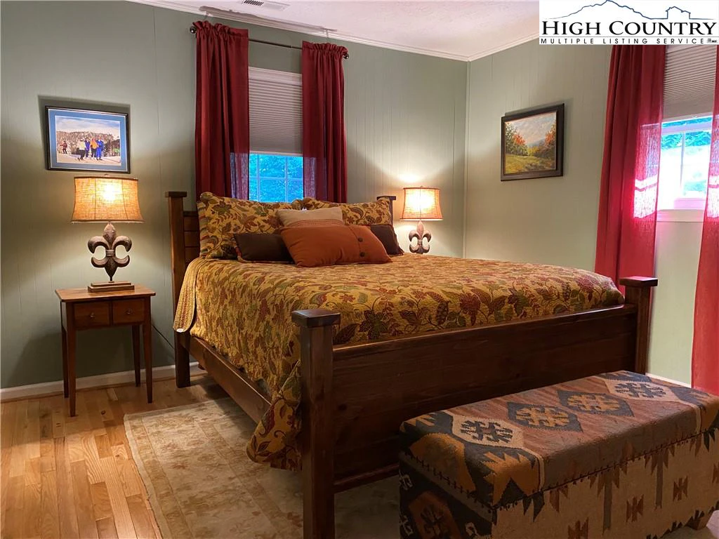 Image number 6 for the current listing