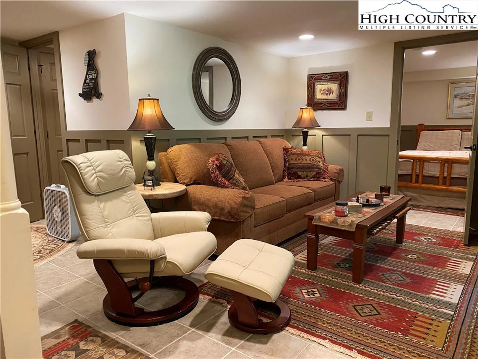 Image number 2 for the current listing