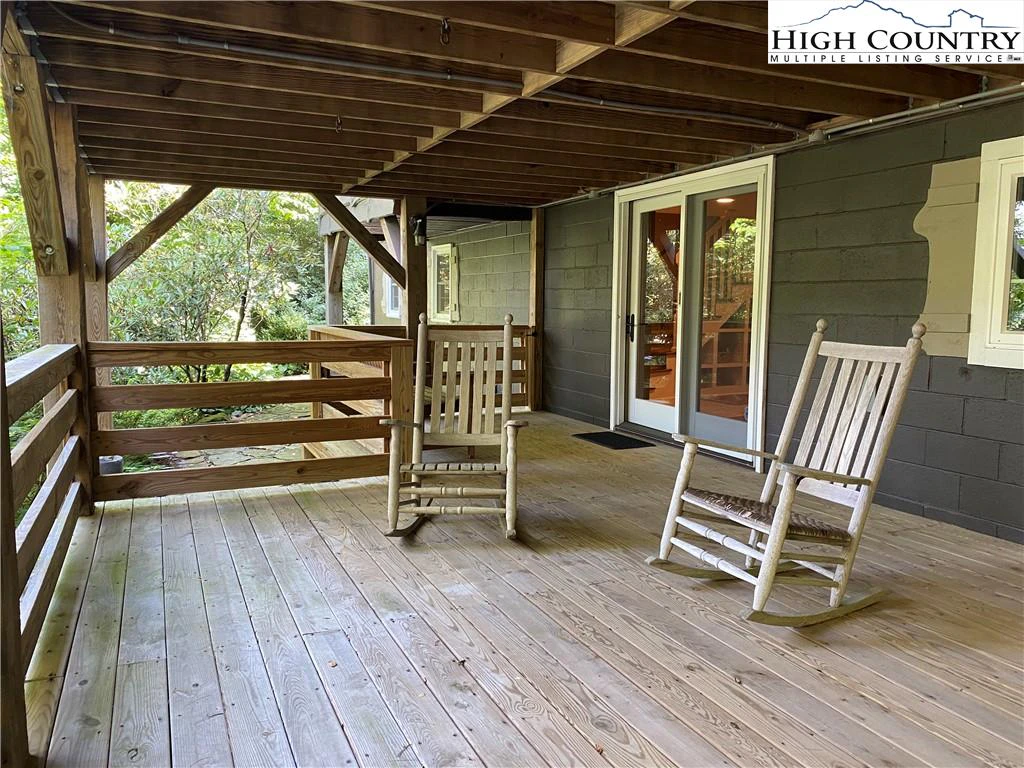Image number 16 for the current listing