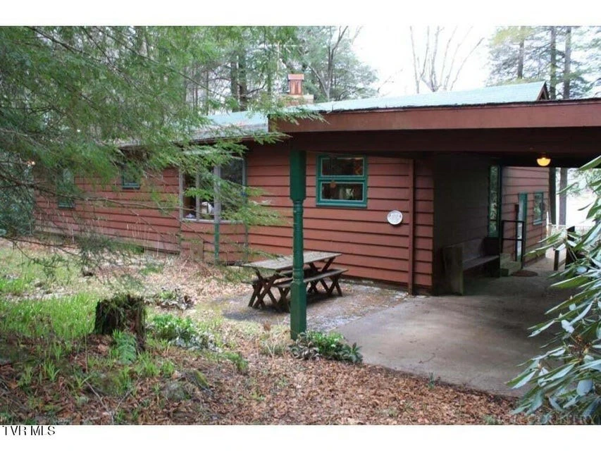 Image number 2 for the current listing
