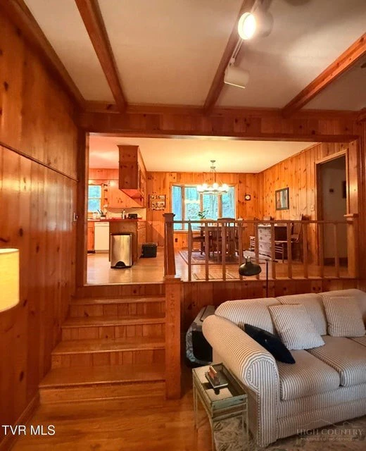 Image number 5 for the current listing