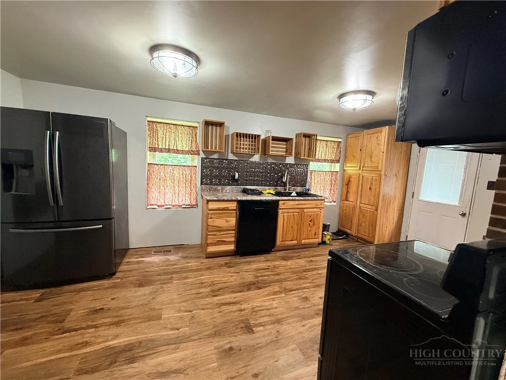 Image number 5 for the current listing
