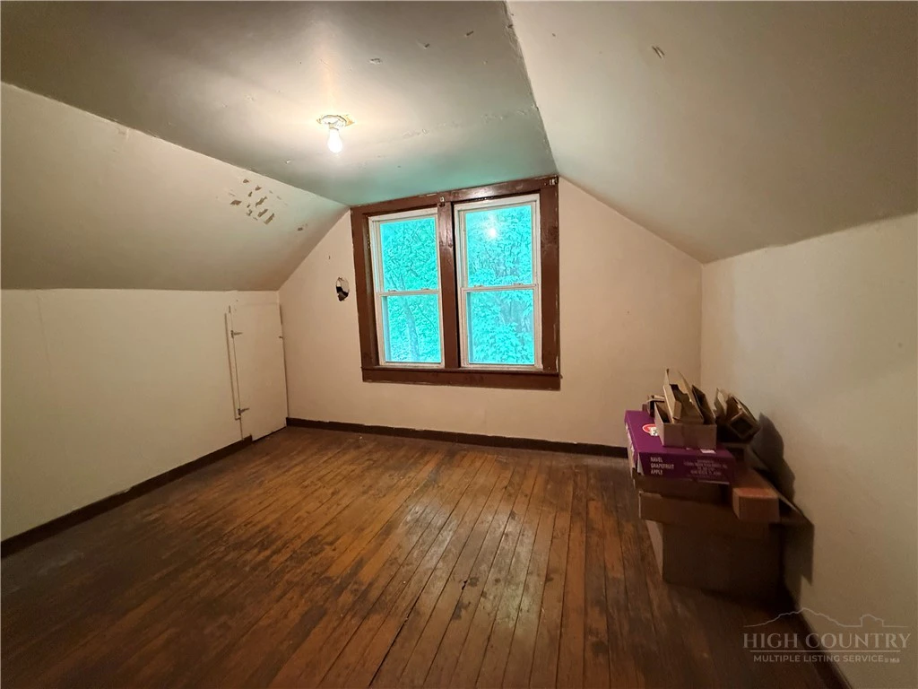 Image number 12 for the current listing