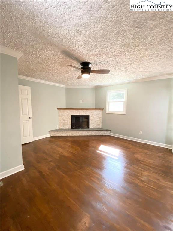 Image number 15 for the current listing