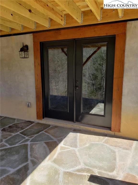 Image number 13 for the current listing