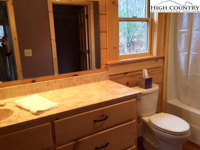 Image number 3 for the current listing