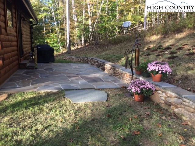Image number 18 for the current listing