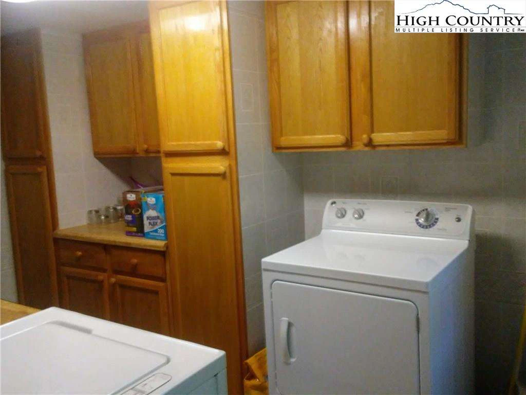 Image number 2 for the current listing