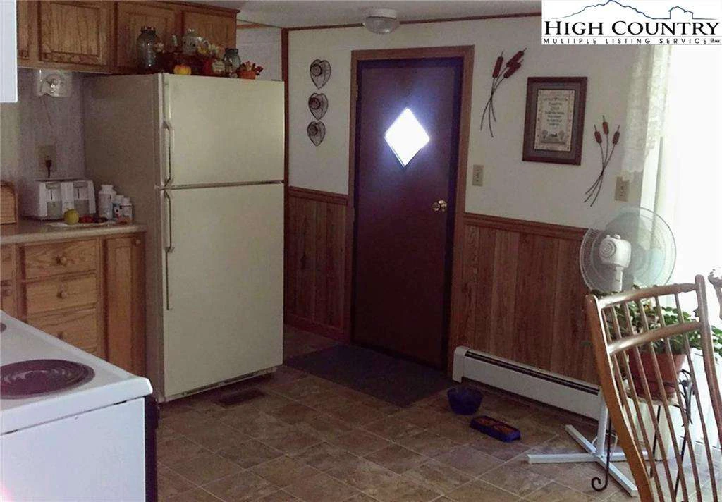 Image number 13 for the current listing