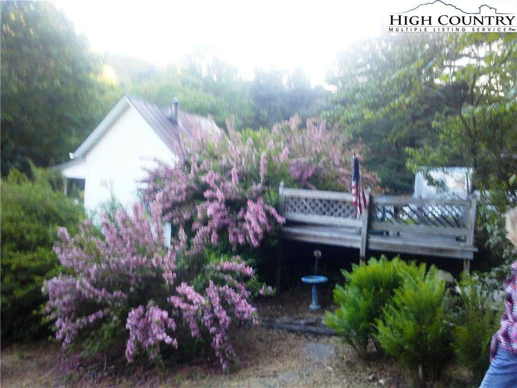 Image number 9 for the current listing
