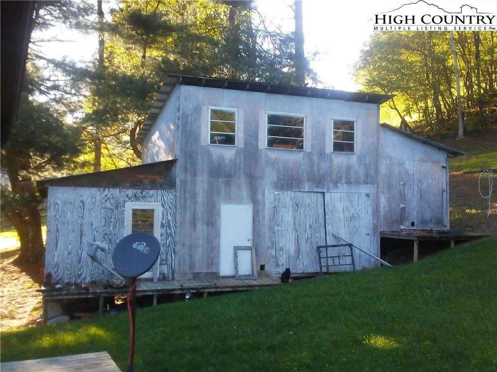 Image number 8 for the current listing