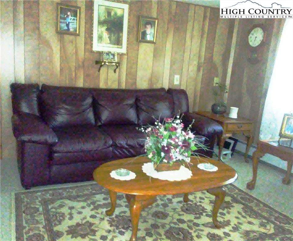 Image number 20 for the current listing