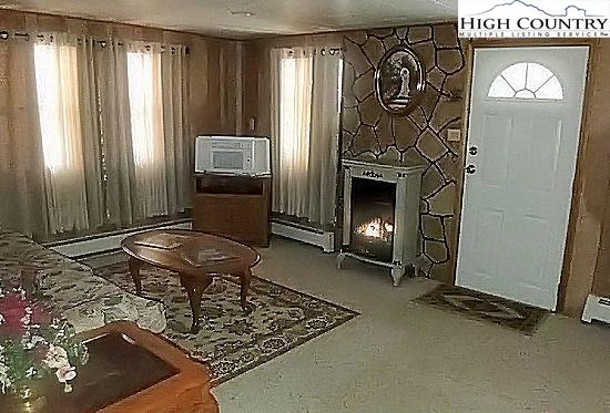 Image number 4 for the current listing