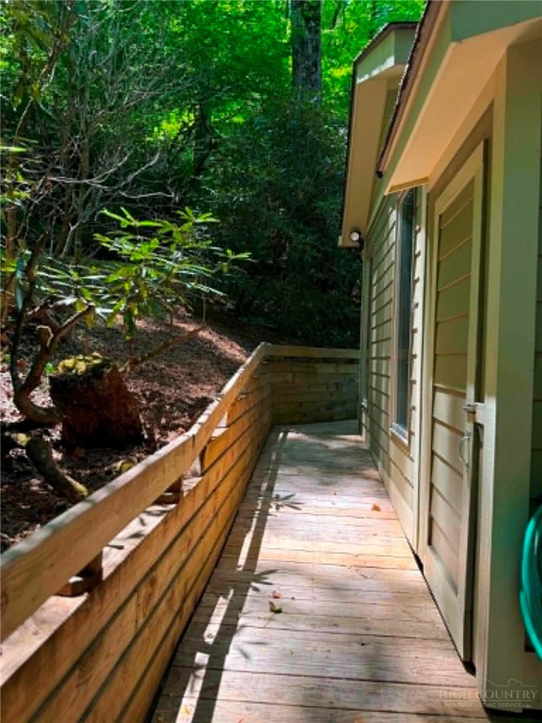 Image number 7 for the current listing