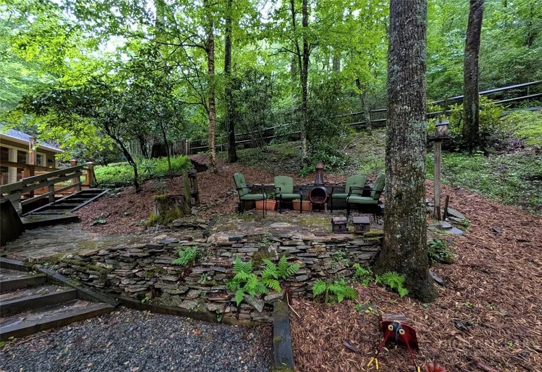 Image number 11 for the current listing