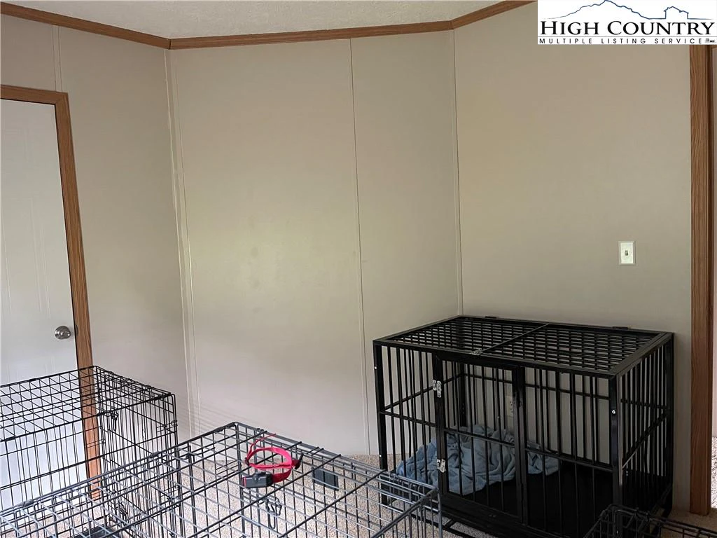 Image number 5 for the current listing