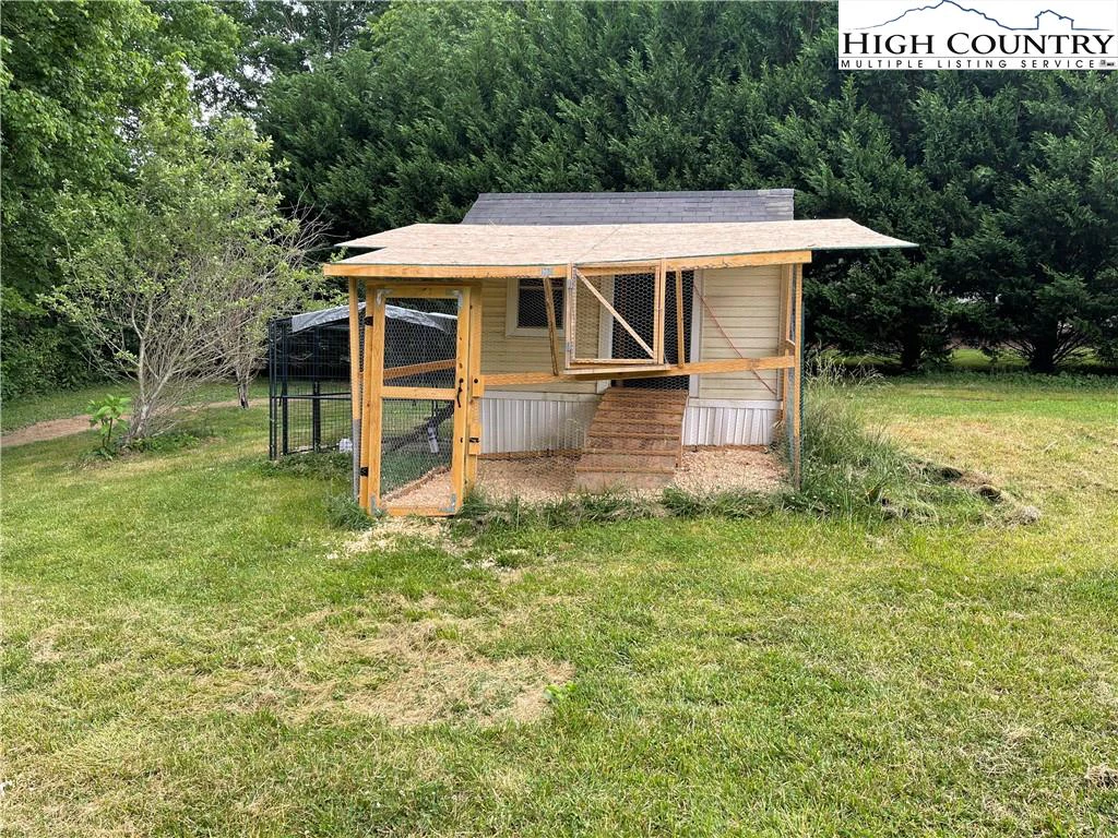 Image number 9 for the current listing