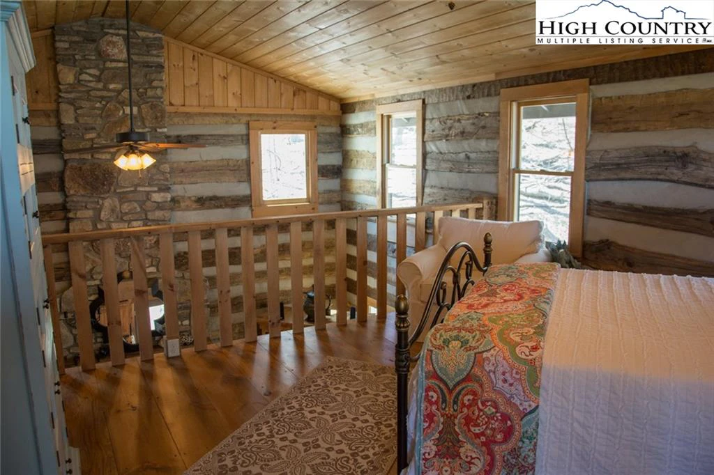 Image number 12 for the current listing