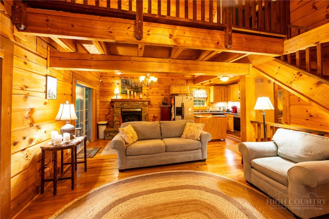 Image number 11 for the current listing