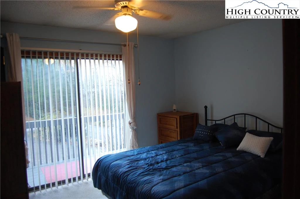 Image number 12 for the current listing