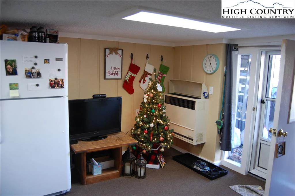 Image number 5 for the current listing