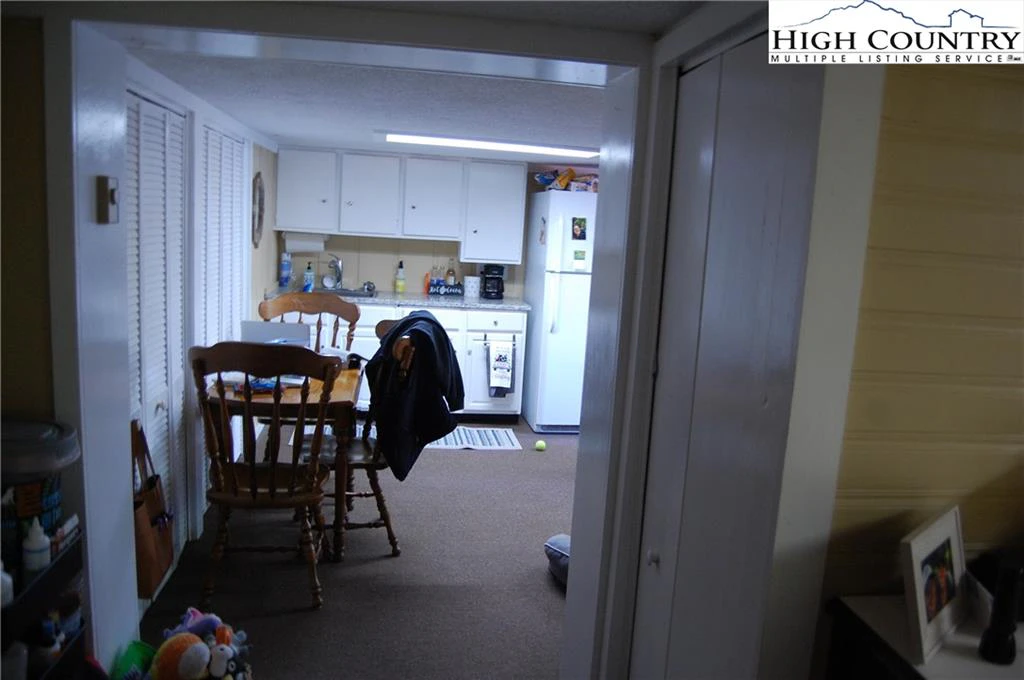 Image number 3 for the current listing