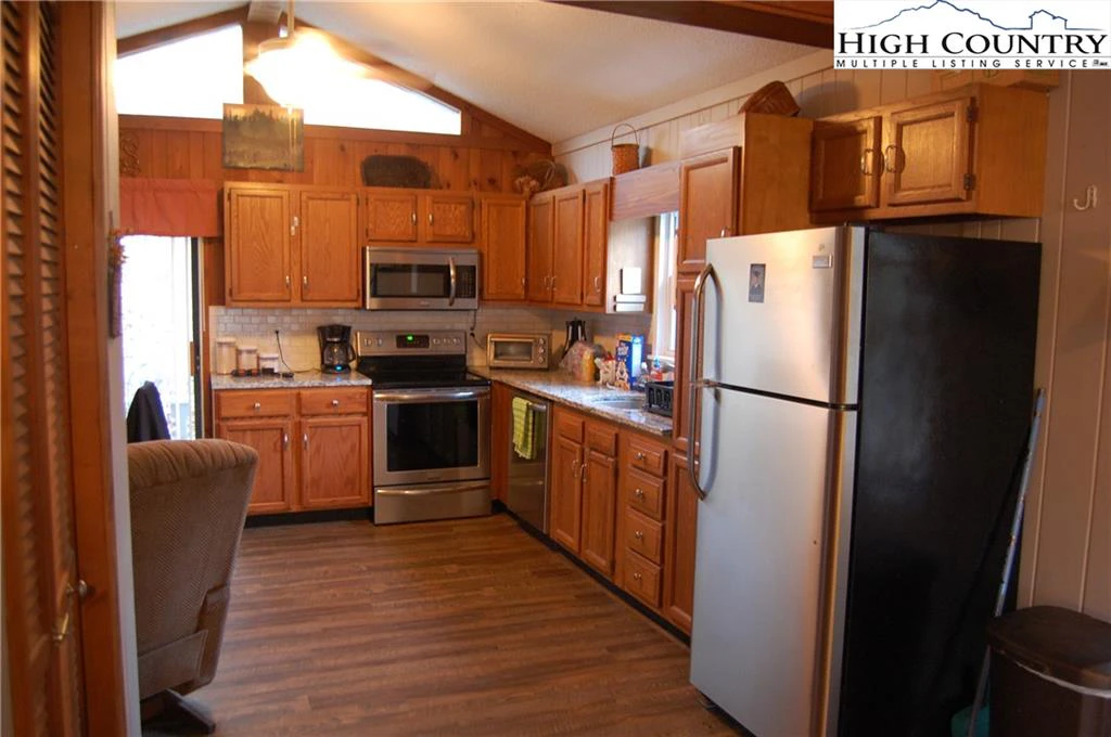 Image number 18 for the current listing