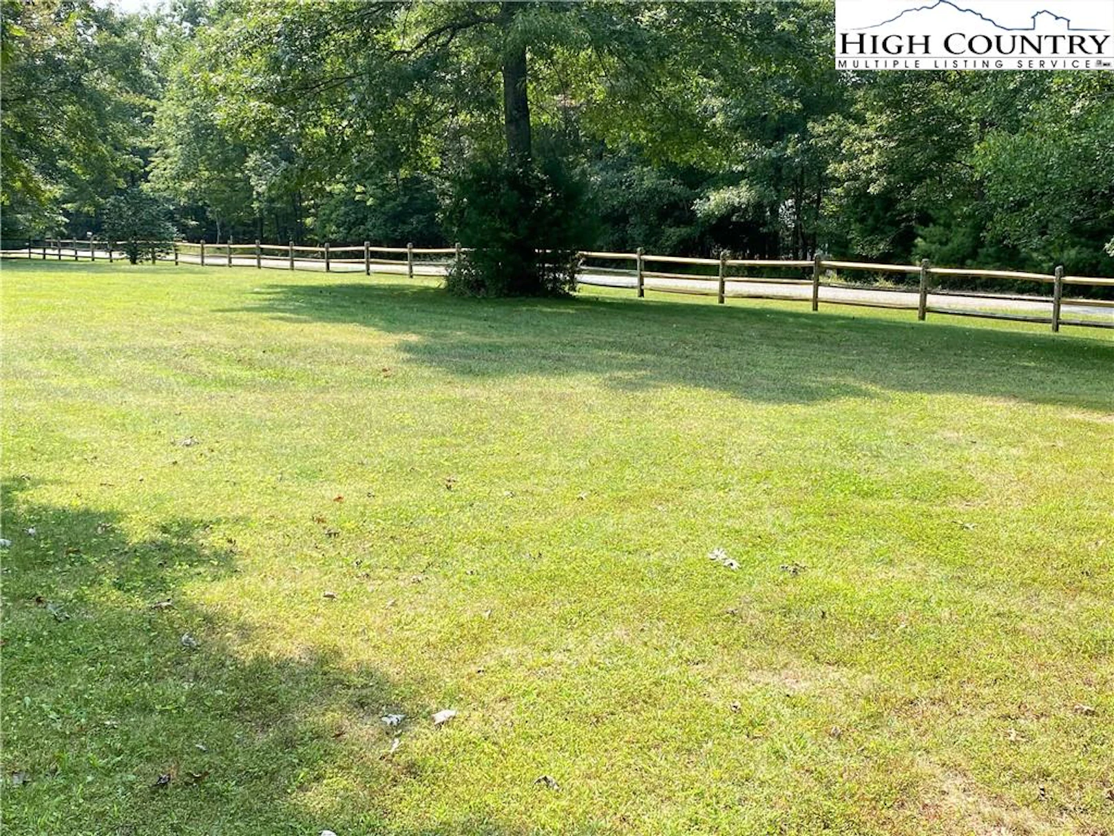Image number 18 for the current listing