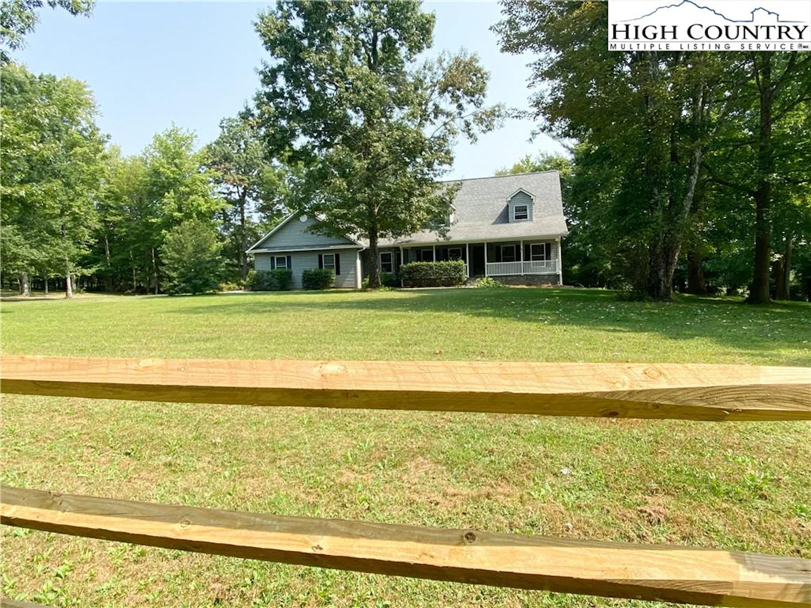 Image number 21 for the current listing