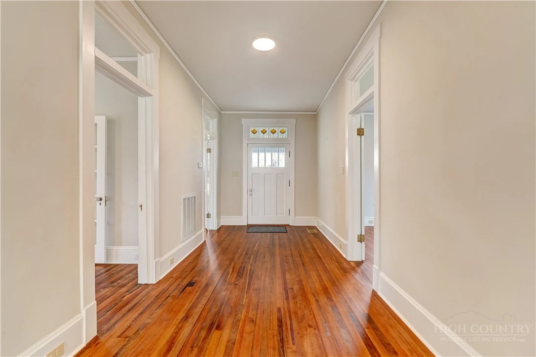 Image number 6 for the current listing