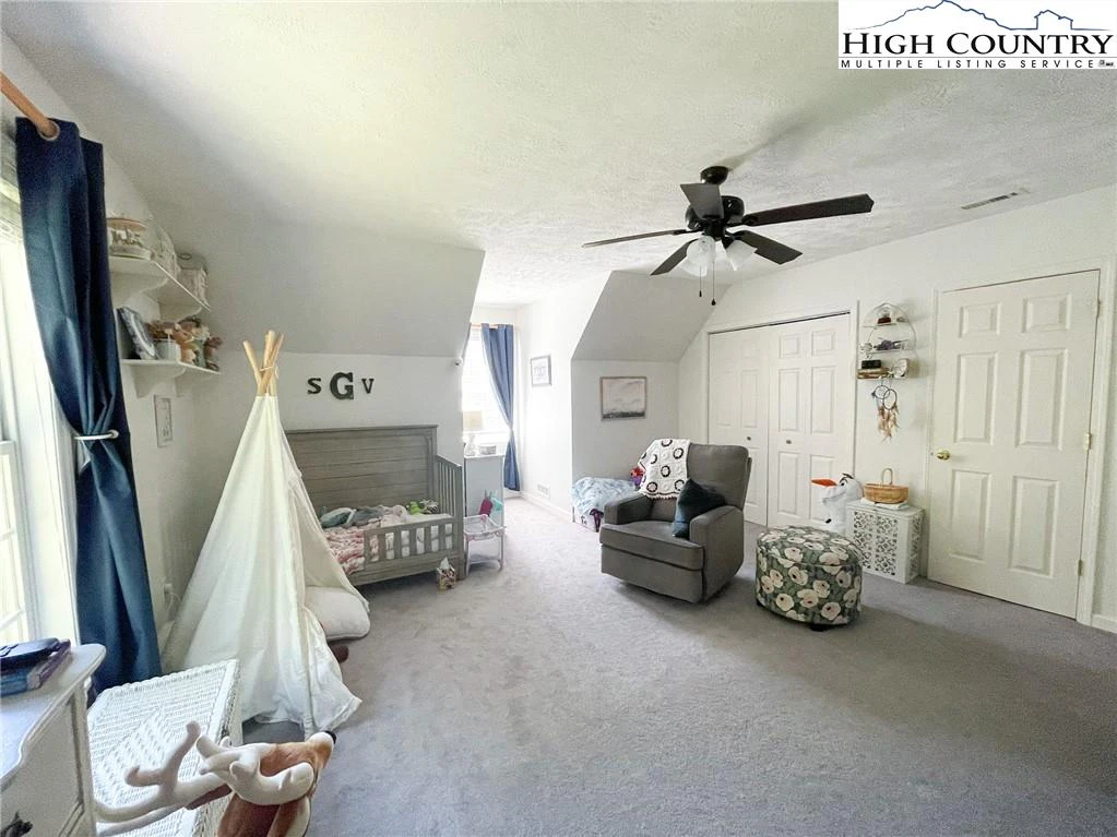 Image number 3 for the current listing