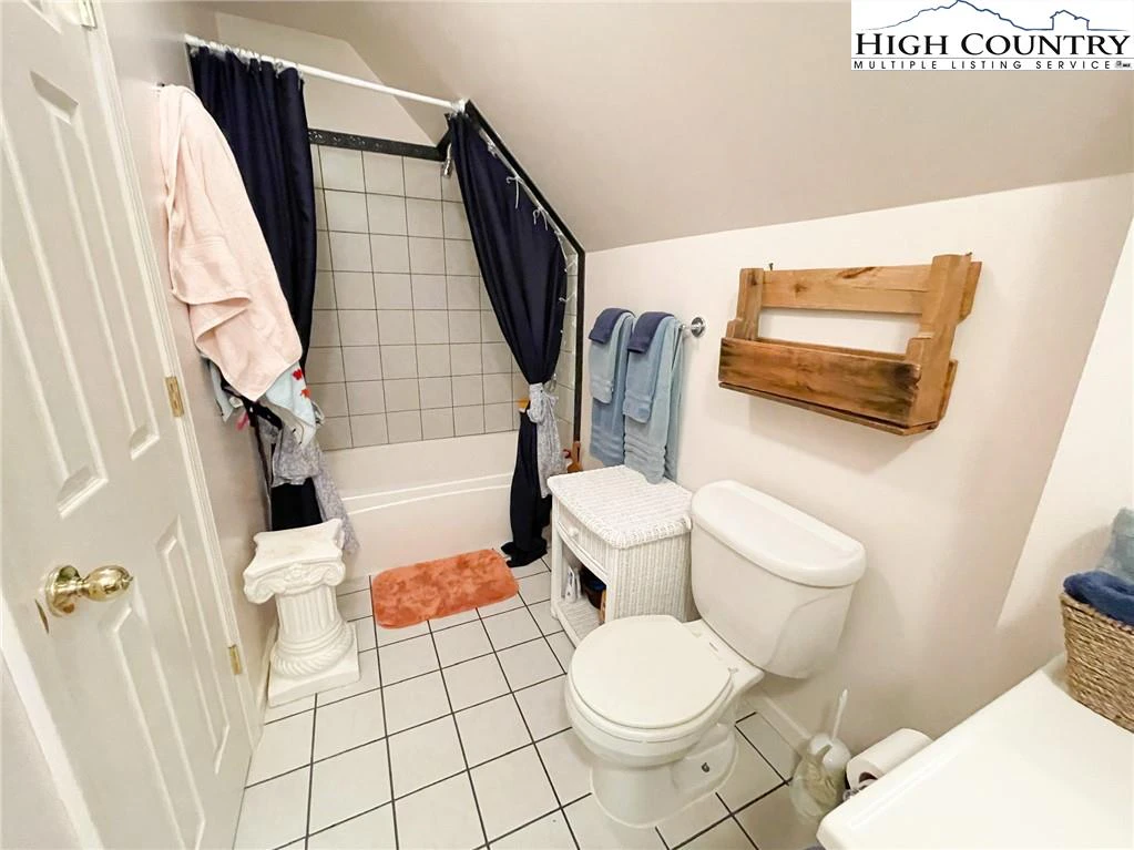 Image number 11 for the current listing