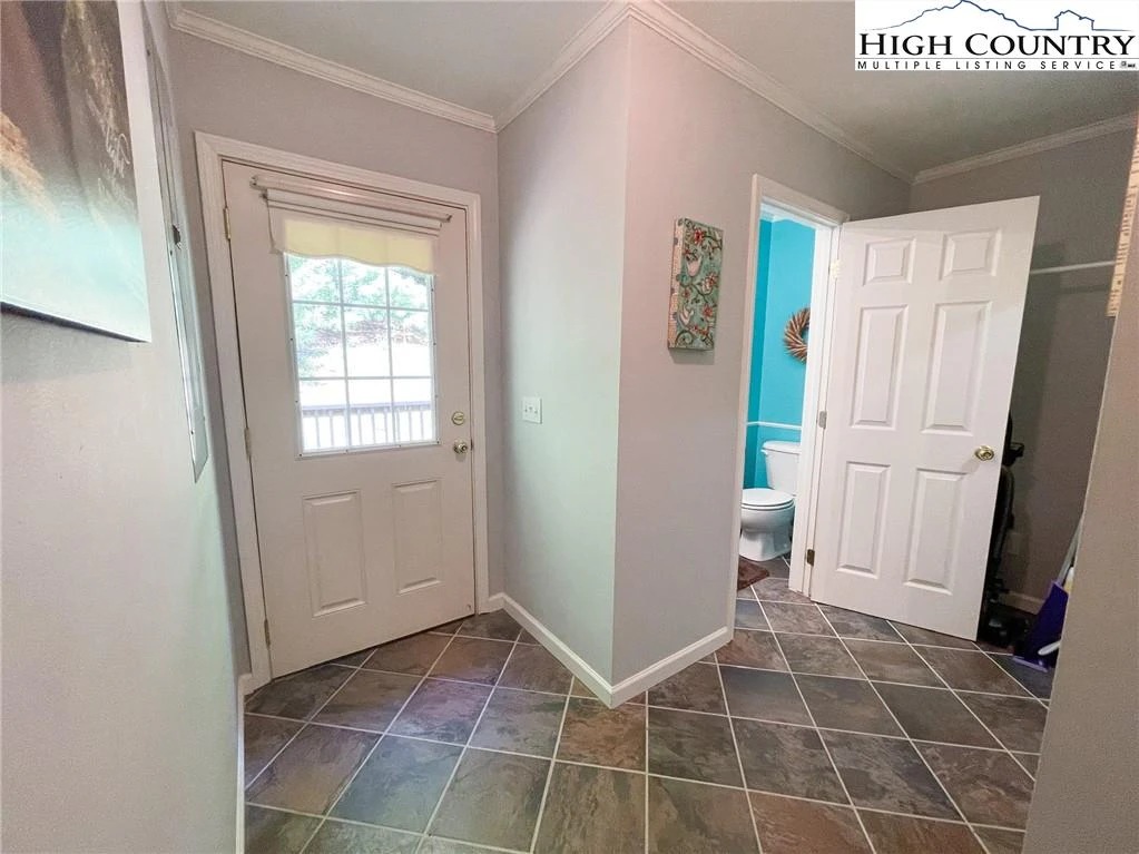 Image number 2 for the current listing